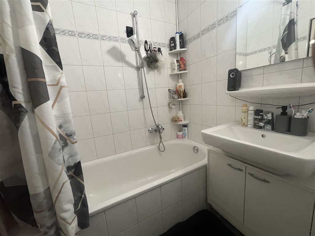 Zentrale Gelegenheit mit Potenzial – Charmante 1-Zimmer-Wohnung mit separater Küche im Herzen von Stein