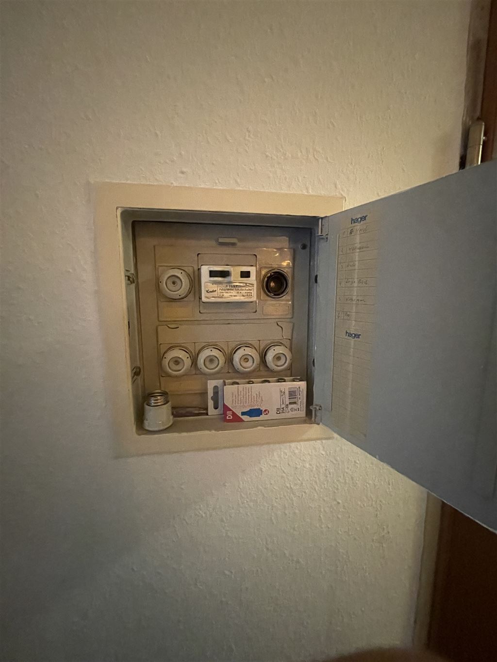 Zentrale Gelegenheit mit Potenzial – Charmante 1-Zimmer-Wohnung mit separater Küche im Herzen von Stein