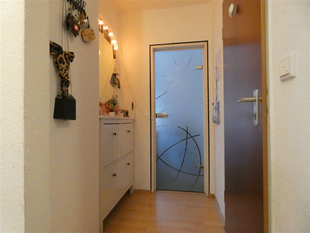 Zentrale Gelegenheit mit Potenzial – Charmante 1-Zimmer-Wohnung mit separater Küche im Herzen von Stein
