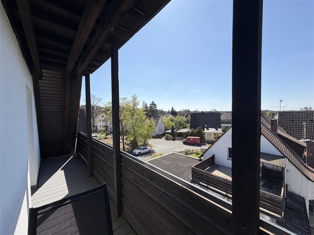 Top geschnittene 2-Zimmer-Dachgeschosswohnung mit Balkon in Burgthann-Mimberg